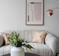 Delightful Townhouse Staymoonee Ponds  Parking - Accommodation Gladstone