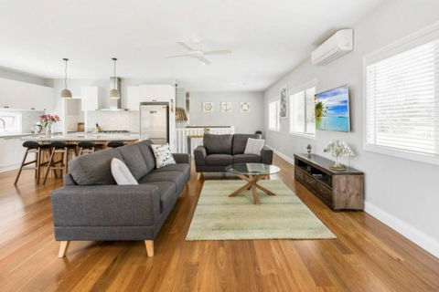 HALE KUPA Rye Beach House Spa Table Tennis - Accommodation Gladstone 5