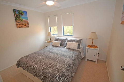 Santa Barbara - Accommodation Gladstone 3