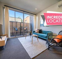 Floral on Frew Heart of the CBD Wifi Netflix - Accommodation Gladstone