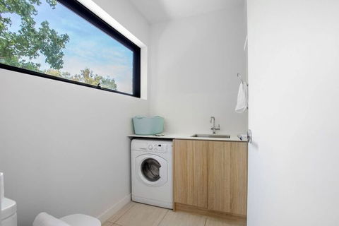Designer Taste 2BR Townhouse@hawthorn - Accommodation Gladstone 5