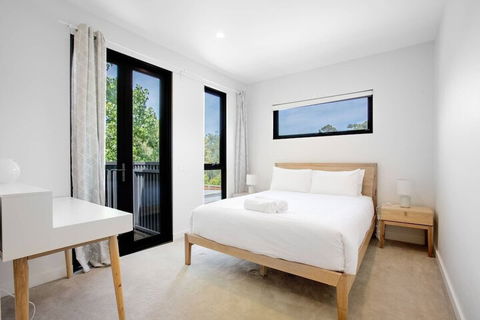 Designer Taste 2BR Townhouse@hawthorn - Accommodation Gladstone 6