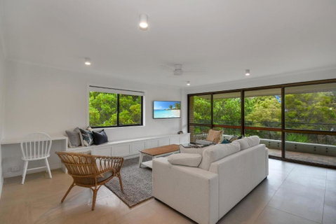 BEAUTIFULLY RENOVATED OCEANSIDE APARTMENT Lamer 9 - Accommodation Gladstone 6
