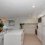 BEAUTIFULLY RENOVATED OCEANSIDE APARTMENT Lamer 9 - Accommodation Gladstone 0