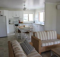 2 51 Carlo Road Rainbow Beach Pets welcome Air conditioning Walk to the shops - Accommodation Gladstone