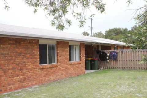 2 51 Carlo Road Rainbow Beach Pets Welcome Air Conditioning Walk To The Shops - Accommodation Gladstone 4