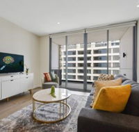 HomeHotel Luxurious High Rise Apt - Accommodation Gladstone