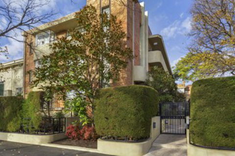 StayCentral On George - Accommodation Gladstone 0