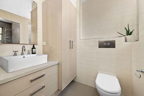 StayCentral On George - Accommodation Gladstone 1