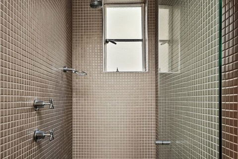 StayCentral On George - Accommodation Gladstone 2