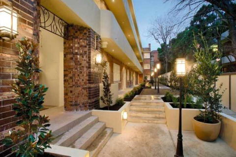 StayCentral On George - Accommodation Gladstone 6