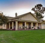 The Jazz B  B - Accommodation Gladstone