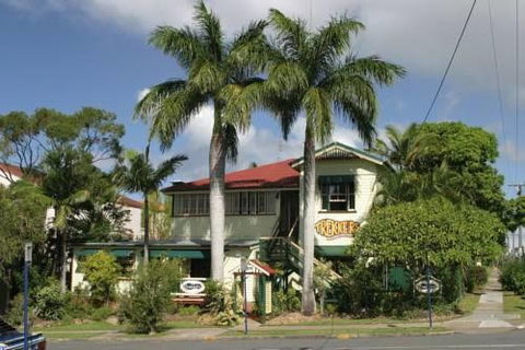 Trekkers Backpackers - Accommodation Gladstone 0