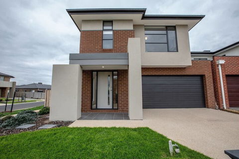 108spacious Point Cook Estate4br2btdoublegarage - Accommodation Gladstone 2