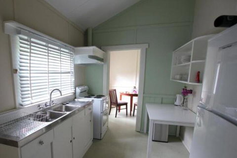 The Curtin Family Home - Accommodation Gladstone 5