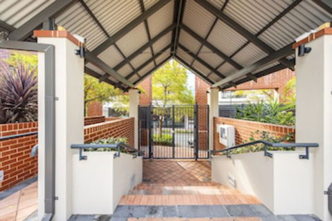 Subiaco Emporium Apartment - Accommodation Gladstone 1