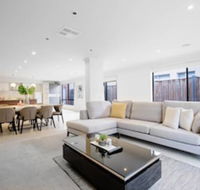 Lightful Charming House With Free Parking - Accommodation Gladstone