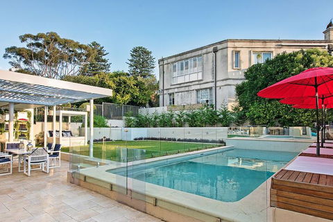 Vaucluse Manor H327 - Accommodation Gladstone 1