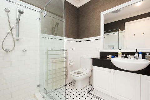 Vaucluse Manor H327 - Accommodation Gladstone 6