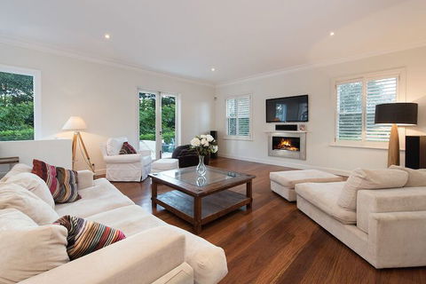 Vaucluse Manor H327 - Accommodation Gladstone 2