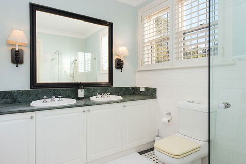 Vaucluse Manor H327 - Accommodation Gladstone 7