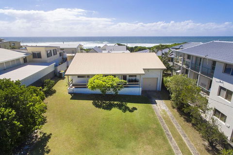 Baileys Beach House - Accommodation Gladstone 2