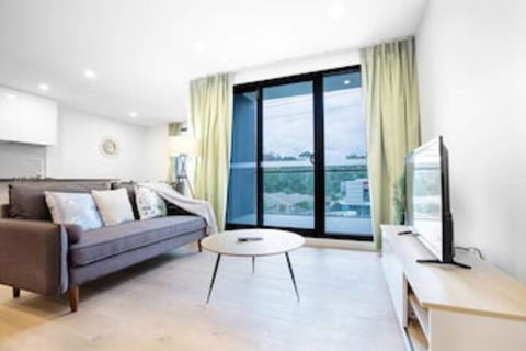 Trendy 2 Bedroom In Ringwood/Eastland With Parking - Accommodation Gladstone 0