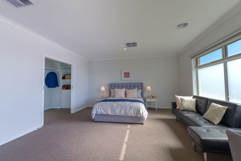 Luxury Waterfront Grand Villa In Melbourne - Accommodation Gladstone 7