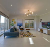 Luxury Waterfront Grand Villa in Melbourne - Accommodation Gladstone