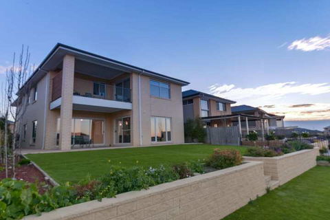Luxury Waterfront Grand Villa In Melbourne - Accommodation Gladstone 4