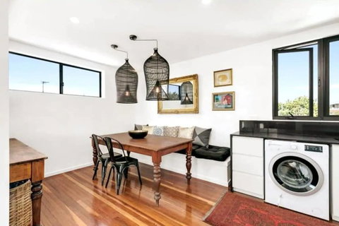 Spacious 2 Bedroom Townhouse In Southport - Accommodation Gladstone 7