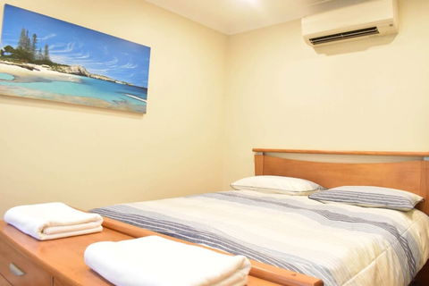 Modern 2 Bedroom Unit Close To CBD - Accommodation Gladstone 2