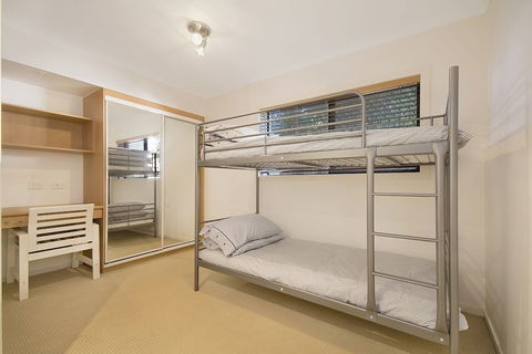 Minutes Walk To Peregian Beach & Surf! Unit 1 / 28 Pelican Street - Accommodation Gladstone 6