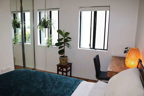 Erko Home In The Middle Of The Action With Parking - Accommodation Gladstone 1