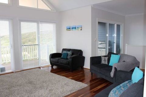 Flinders View Beach House - Accommodation Gladstone 1