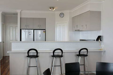 Flinders View Beach House - Accommodation Gladstone 3