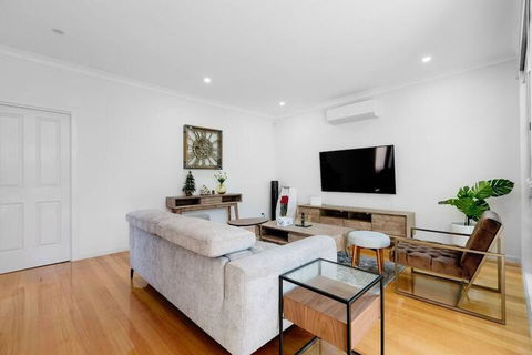 Impressive & Spacious New Townhouse@preston - Accommodation Gladstone 7