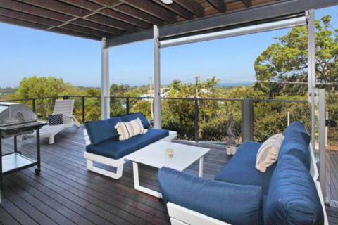 8 Cabbi Court Coolum Beach New Listing - Accommodation Gladstone 1