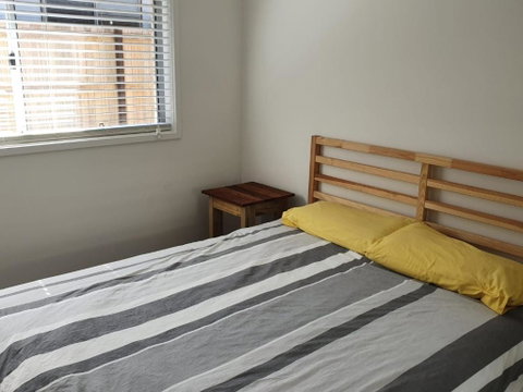 26 Satinwood Drive Low Set Modern Sleeps 8 - Accommodation Gladstone 6