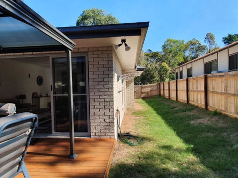 26 Satinwood Drive Low Set Modern Sleeps 8 - Accommodation Gladstone 2