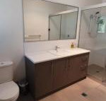 26 Satinwood Drive Low set modern sleeps 8 - Accommodation Gladstone
