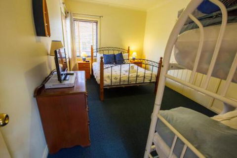 A Mariners Place BEST Location In Town! - Accommodation Gladstone 1
