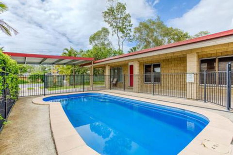 14 Double Island Drive Rainbow Beach Large Holiday House With PoolPets Welcome Free Wi Fi - Accommodation Gladstone 0