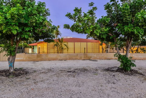 30 Kennedy Street - Accommodation Gladstone 3