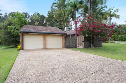 Diggers Beach Surf House - Accommodation Gladstone 5
