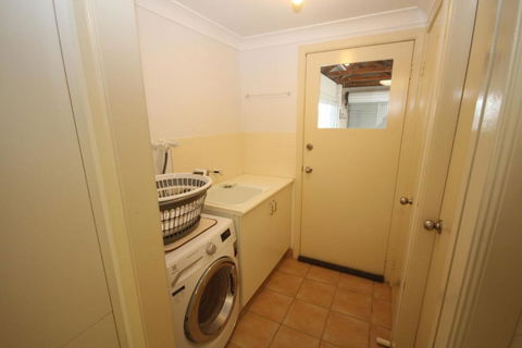 Waters Edge - Accommodation Gladstone 2