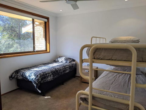 DAVIES STREET 3 / 14 MOLLYMOOK - Accommodation Gladstone 6