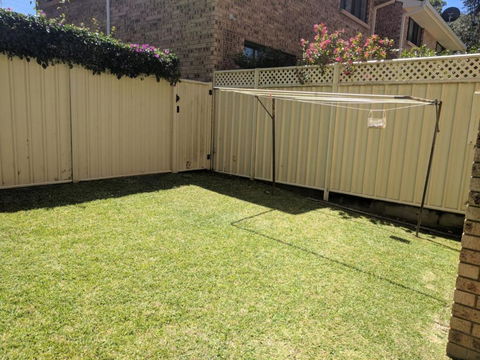 DAVIES STREET 3 / 14 MOLLYMOOK - Accommodation Gladstone 3