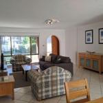 DAVIES STREET 3 / 14 MOLLYMOOK - Accommodation Gladstone 0