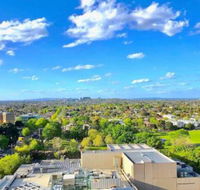 Deluxe Central Park 4B2B APT BoxHill Panorama - Accommodation Gladstone